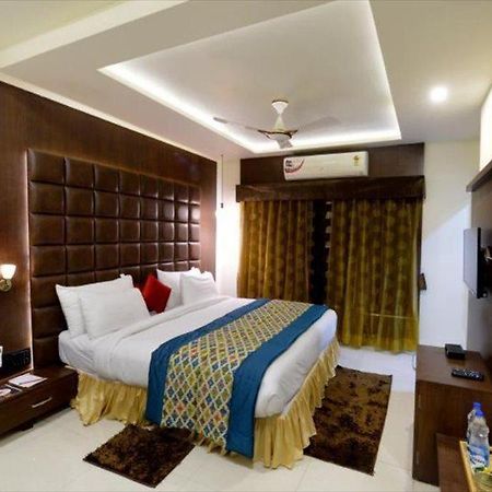 Hotel Mk Vivanta Gwalior Exterior photo